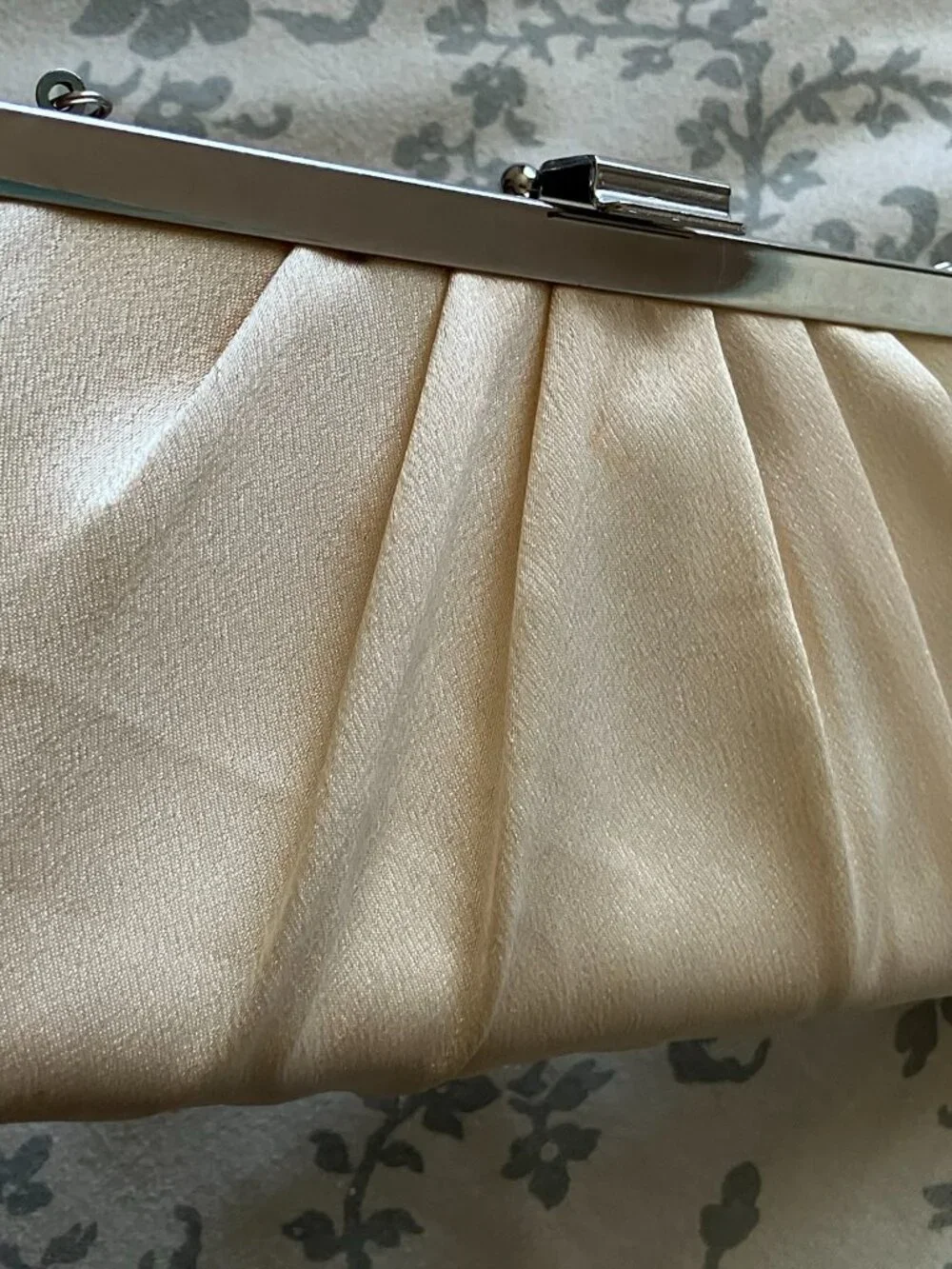Jessica McClintock Pleated Clutch - Champagne